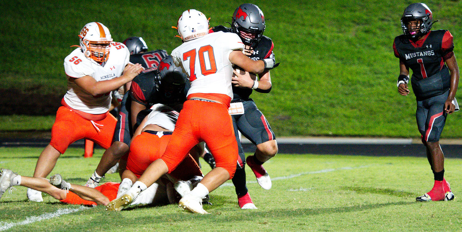 David Reyes gets a fourth down sack for the Yellowjackets.